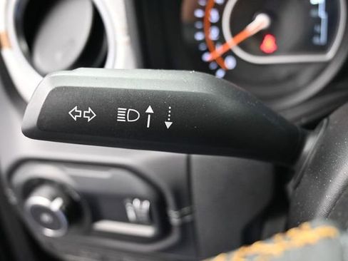 Used 2025 Jeep Wrangler Unlimited Sahara AWD/4WD image 31
