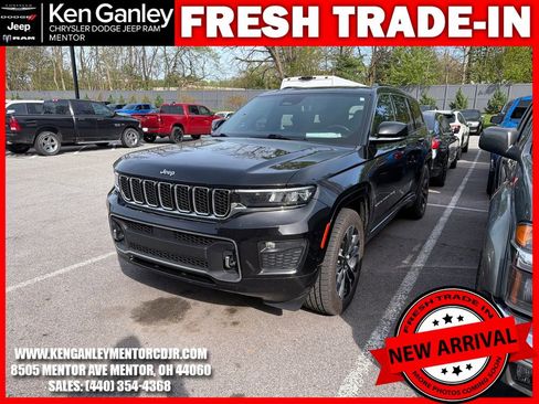 Used 2021 Jeep Grand Cherokee L Overland w/ Luxury Tech Group IV AWD/4WD image 3