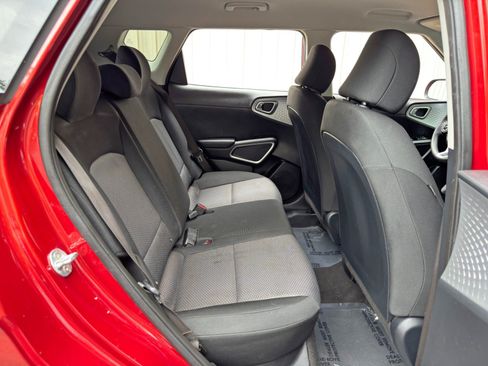 Used 2021 Kia Soul LX FWD image 31