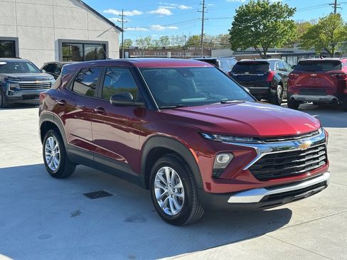 Used 2025 Chevrolet TrailBlazer LS w/ LS Convenience Package FWD image 6