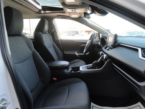 Used 2020 Toyota RAV4 XLE w/ Convenience Package AWD/4WD image 19