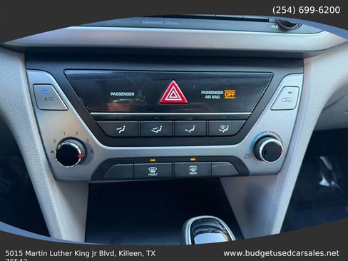 Used 2017 Hyundai Elantra SE FWD image 17