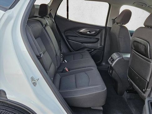 Used 2024 GMC Terrain SLE image 20