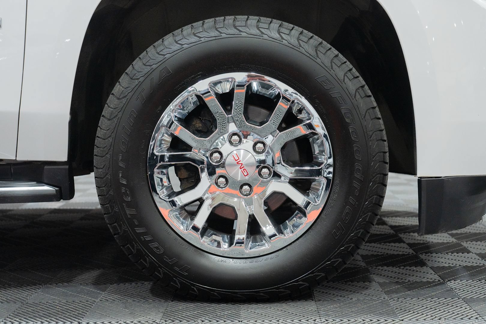 Used 2020 GMC Yukon SLT AWD/4WD image 11