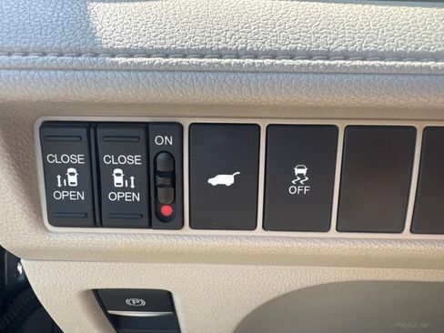 Used 2025 Honda Odyssey EX-L image 14