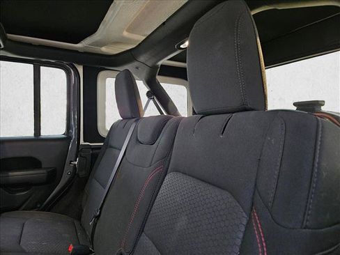 Used 2023 Jeep Wrangler Unlimited Rubicon w/ LED Lighting Group AWD/4WD image 16
