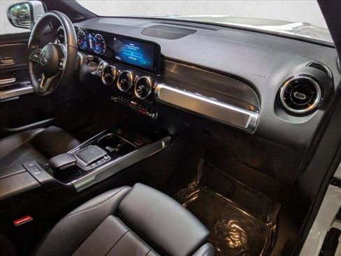 Certified 2022 Mercedes-Benz GLB 250 image 22