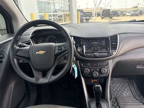 Used 2020 Chevrolet Trax LS image 13
