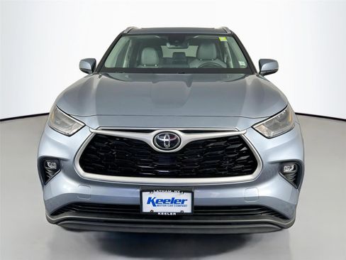 Used 2022 Toyota Highlander XLE image 9