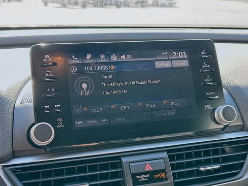 Used 2018 Honda Accord Touring image 23