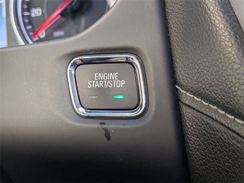 Used 2018 GMC Acadia SLT image 31