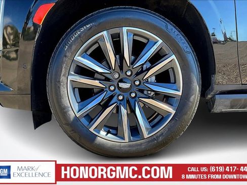 Used 2022 Cadillac Escalade ESV Sport w/ Touring Package AWD/4WD image 33