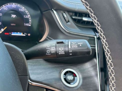 Used 2023 Jeep Grand Cherokee Overland w/ Luxury Tech Group IV image 26