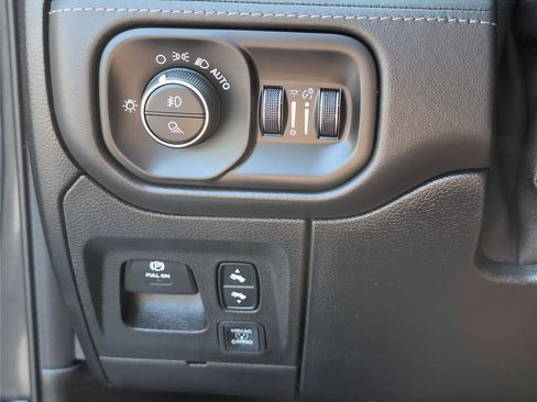Used 2020 RAM 1500 Limited AWD/4WD image 34