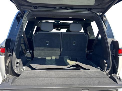 Used 2023 Rivian R1S Adventure image 5