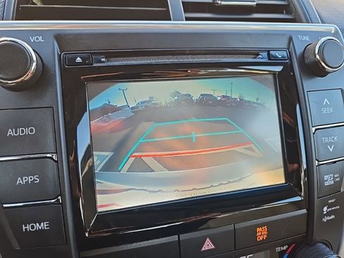 Used 2015 Toyota Camry XLE image 34