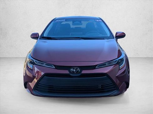 Used 2025 Toyota Corolla LE image 2