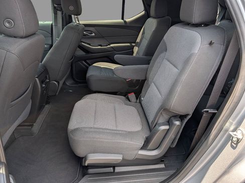 Used 2023 Chevrolet Traverse LT FWD image 32