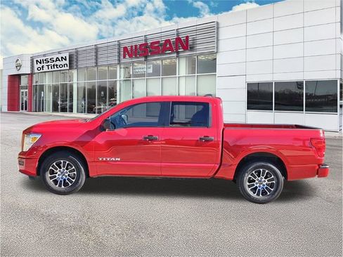 Certified 2023 Nissan Titan SV image 7