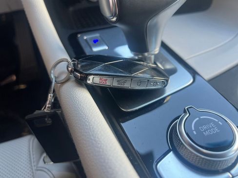 Used 2025 Genesis G70 2.5T image 22