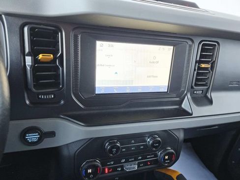 Used 2023 Ford Bronco Badlands w/ Sasquatch Package image 23