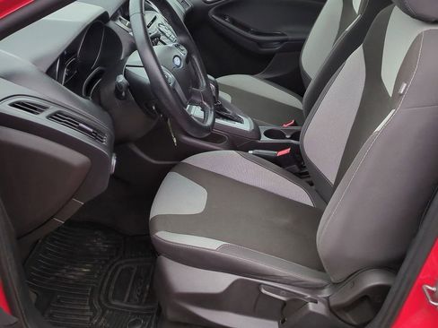 Used 2014 Ford Focus SE w/ SE Sport Package image 15