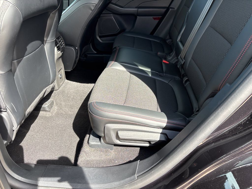 Used 2025 Ford Escape ST-Line Select AWD/4WD image 19