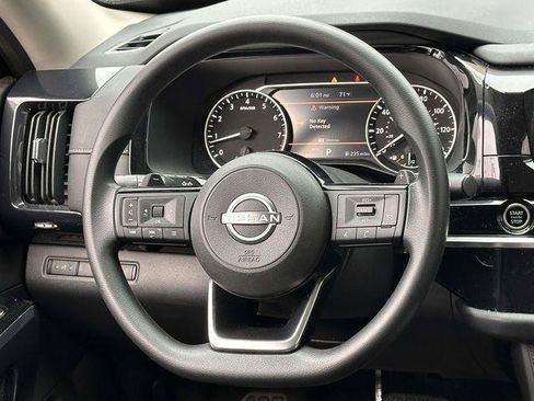 Used 2022 Nissan Pathfinder S AWD/4WD image 18