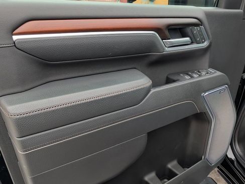 Used 2025 GMC Sierra 3500 Denali w/ Denali Reserve Package image 16