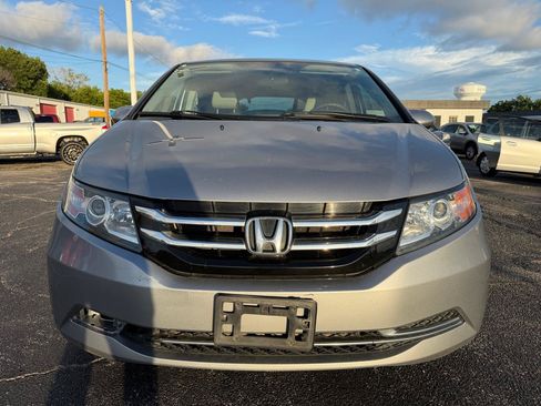 Used 2016 Honda Odyssey SE image 2