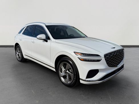 Used 2026 Genesis GV70 2.5T Select image 7