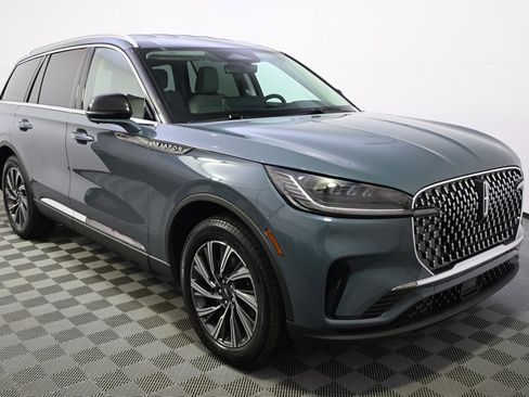New 2026 Lincoln Aviator AWD image 8