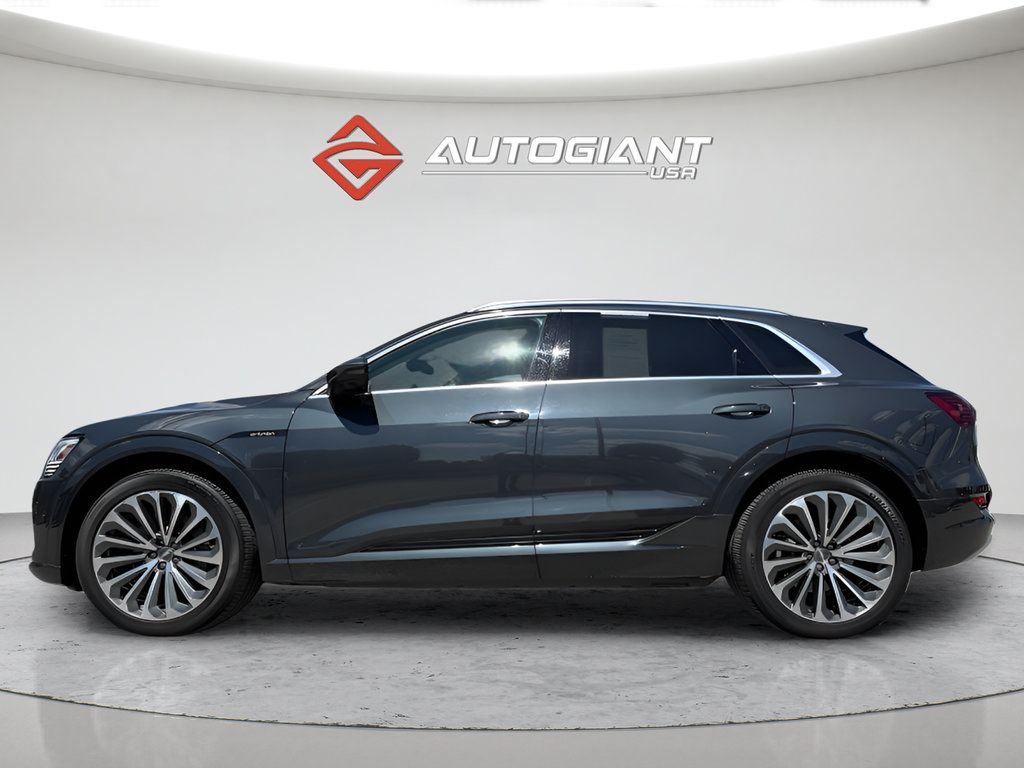 Used 2019 Audi e-tron Prestige w/ Prestige Package AWD/4WD image 3