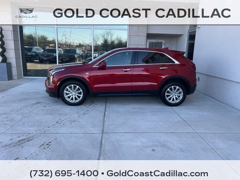 Used 2021 Cadillac XT4 Luxury w/ Cold Weather Package image 2