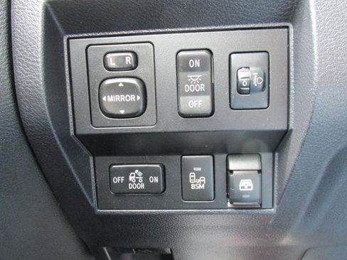 Used 2017 Toyota Tundra SR5 w/ TRD Off Road Package AWD/4WD image 16