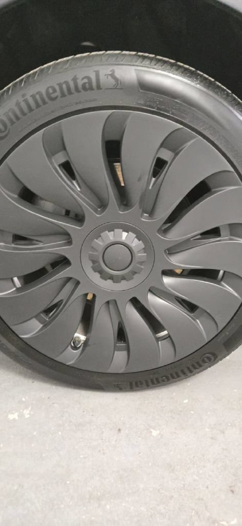 Used 2024 Tesla Model Y Long Range AWD/4WD image 8