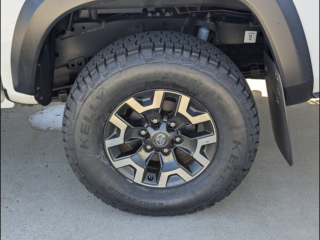 Used 2021 Toyota Tacoma TRD Off-Road AWD/4WD image 15