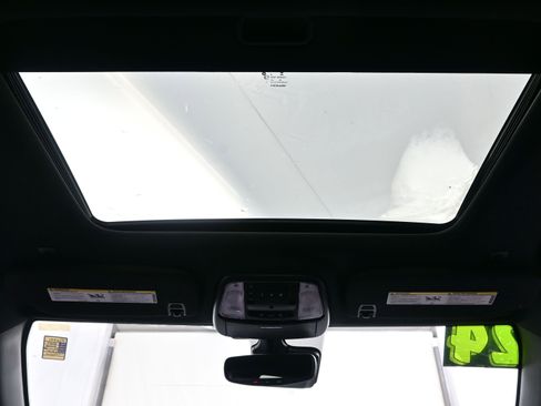 Used 2024 Dodge Durango GT image 17