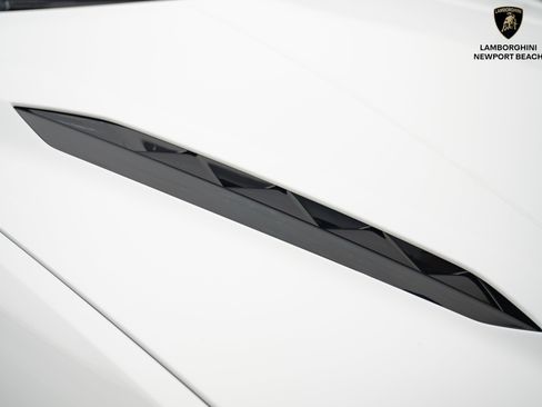 Used 2024 Lamborghini Urus S image 3