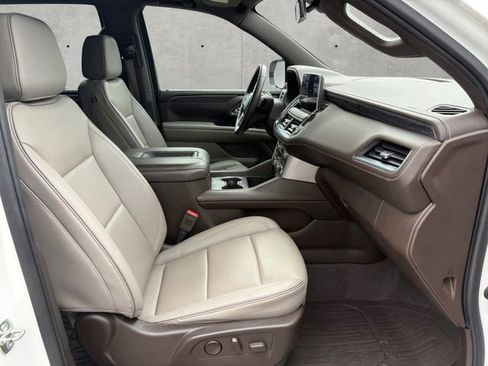 Used 2023 GMC Yukon SLT w/ SLT Luxury Package RWD image 24