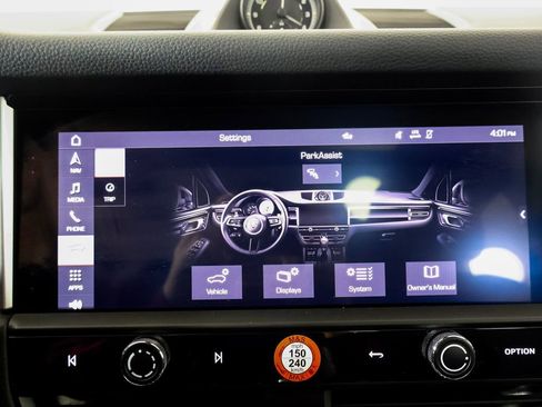 Certified 2024 Porsche Macan image 15