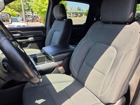 Used 2019 RAM 1500 Big Horn AWD/4WD image 13
