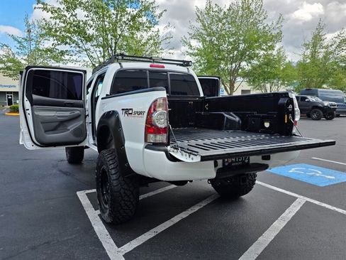 Used 2015 Toyota Tacoma 4x4 Double Cab w/ TRD Sport Package image 27