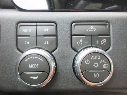 New 2026 GMC Sierra 2500 SLE w/ SLE Value Package; AWD/4WD image 17