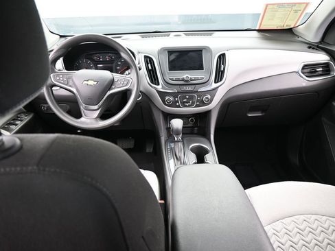 Used 2023 Chevrolet Equinox LS image 36