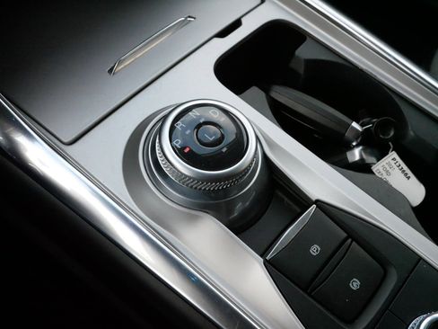 Used 2021 Ford Explorer XLT w/ Equipment Group 202A image 23