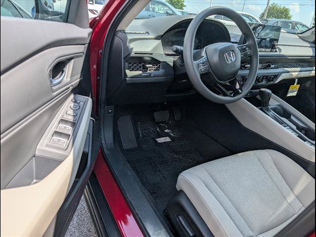 Certified 2025 Honda Accord SE image 6