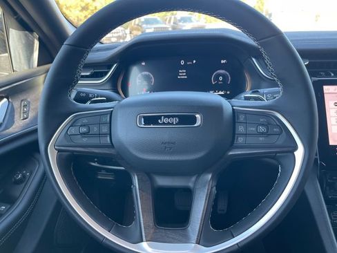 New 2025 Jeep Grand Cherokee Limited image 19