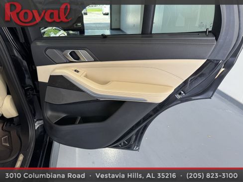 Used 2021 BMW X5 M50i image 9