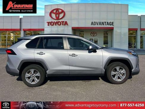 Used 2022 Toyota RAV4 XLE w/ Convenience Package AWD/4WD image 5